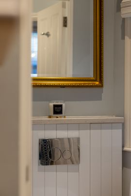 St Georges Square, Westminster, London, SW1V - Photo 1