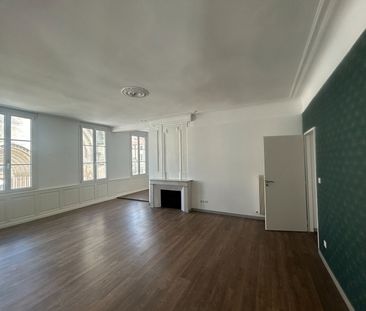 Location Appartement 6 pièces 137m² - Photo 2