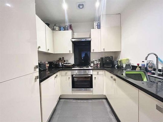 Evron Place, Hertford, SG14 - Photo 1