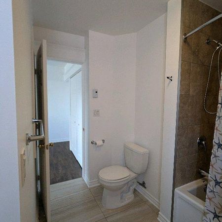 beau 4 1/2 à a louer - Photo 4