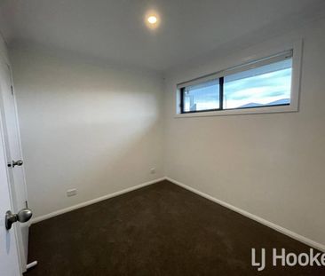 Modern, Near New Unit – Ross Hill - Photo 2