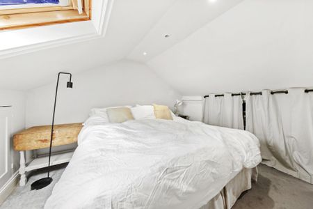 3 bedroom apartment to rent - Photo 4