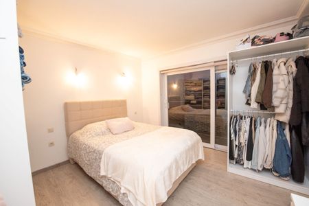 Modern gerenoveerd 1-slaapkamer appartement met berging en terras in Waregem - Photo 4