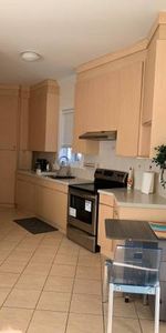 Bright and Spacious 2 bed 1 bath furnished suite, ground level - Photo 3