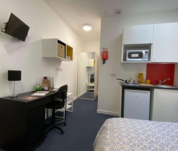1 bedroom private hall to rent - Photo 2
