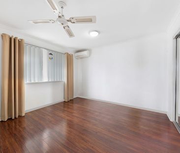 Neat & Tidy Unit in Unbeatable Beachside Location - Photo 4