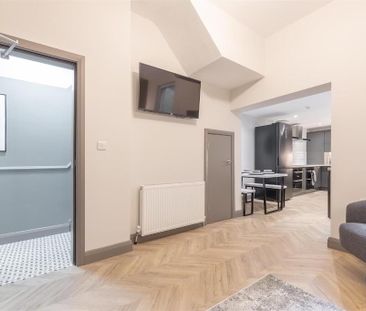 Room 2, 300 Beersbridge Road, Belfast, BT5 5DY - Photo 2