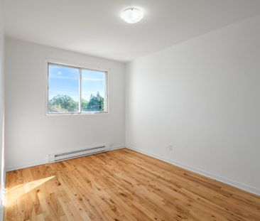 28 Boul. St-Elzear O., #5 - Photo 1