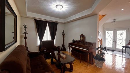 For Lease - 62 Vitlor Drive, Richmond Hill, Ontario - Photo 2