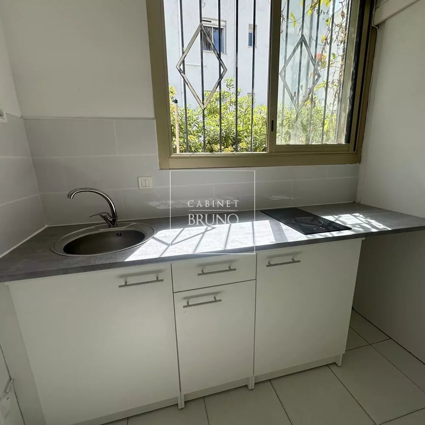 Location Appartement 1 pièce 9m² CANNES 06400 - Photo 1