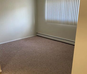 Vista on 78th - 1 Month Free! — 1 Bedroom - Photo 2