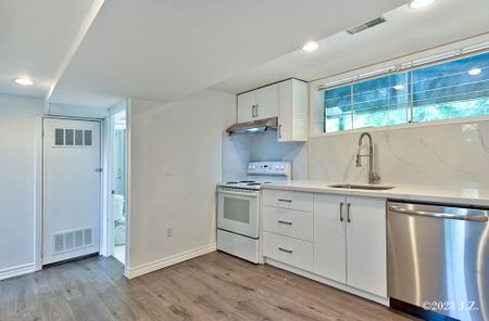 For Lease - 27 Heathview Avenue Unit# Lower, Toronto, Ontario - Photo 4