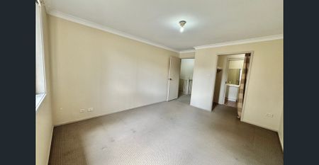 THREE BEDROOM TOWNHOUSE!!! - Photo 5