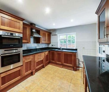 Chobham, Woking, GU24 - Photo 6