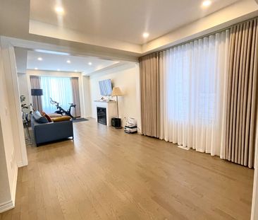 For Lease - 3167 Blazing Star Avenue, Pickering, Ontario - Photo 2