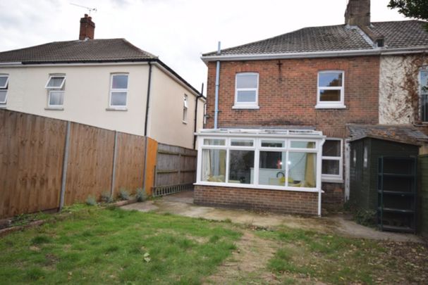 5 Bedroom House To Rent in Charminster - £2,450 pcm Tenancy Info - Photo 1