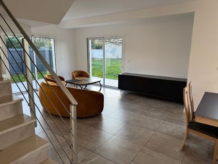 Location Maison 4 pièces 87m² PESSAC 33600 - Photo 2