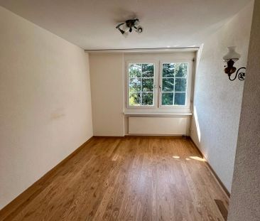 Charmante 4.5-Zimmer-Maisonette-Wohnung in Egg (ZH) - Photo 6