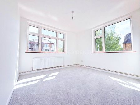 Price £2,250 pcm - Available Now - Unfurnished - Photo 2