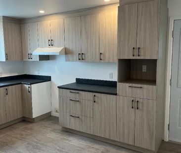 Granby - Logement 5 1/2, renové au 1ier étage d'un triplex - Photo 1