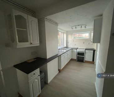 2 bedroom semi-detached house to rent - Photo 4