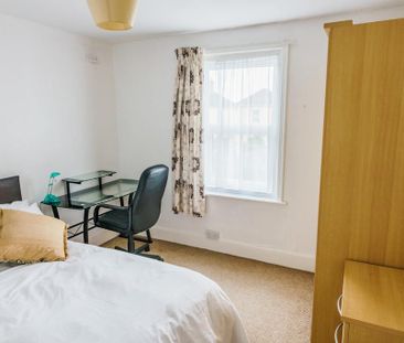 Bournemouth Orcheston Road Charminster, BH8, Dorset - Photo 6