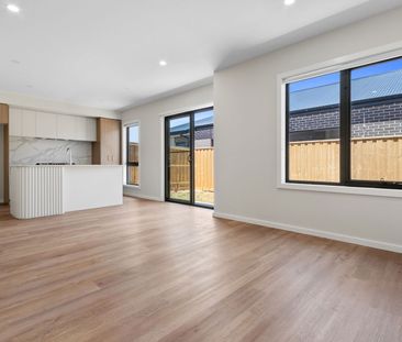 Family Friendly - Four Bedroom Home In The Emerald Park Estate - Photo 2