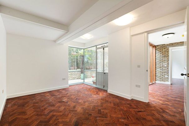 Cornwall Crescent, W11 - Photo 1