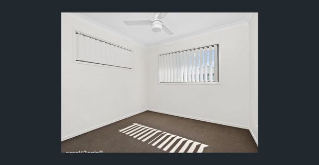 Stunning Modern 3-Bedroom Townhouse – Prime Calamvale Location! - Photo 1