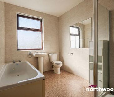 4 bedroom detached house to rent - Photo 5