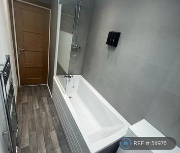 1 bedroom in a flat share to rent - Photo 1