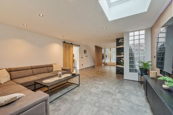 Ruime gerenoveerde eengezinswoning met 5 slaapkamers! - Foto 1