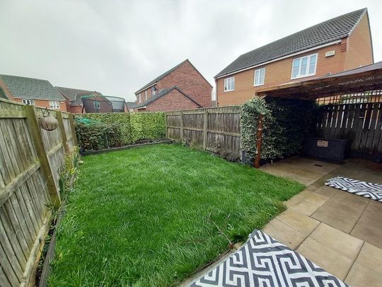 3 bedroom semi-detached house to rent - Photo 1