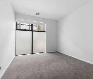 IMPRESSIVE 4 BED, 3 BATH TOWNHOUSE IN BEAUTIFUL CAMBERWELL - Photo 3