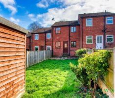 2 BEDROOM House - Mid Terrace - Photo 1
