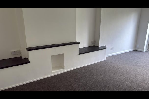 4 Bed Semi-Detached House, Went Road, LE4 - Photo 1