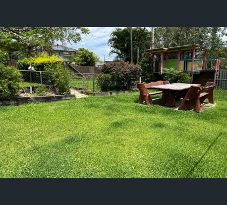 22 Minto Crescent, Arana Hills, Qld 4054 - Photo 4