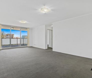 Spacious Apartment with Sun-Filled Living & Alfresco Entertaining - Photo 6