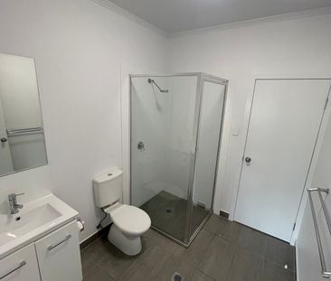 Welcome to 2/42 Macrossan Street - a neat and comfortable townhouse... - Photo 6