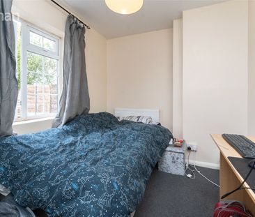 5 bedroom semi-detached house to rent - Photo 3