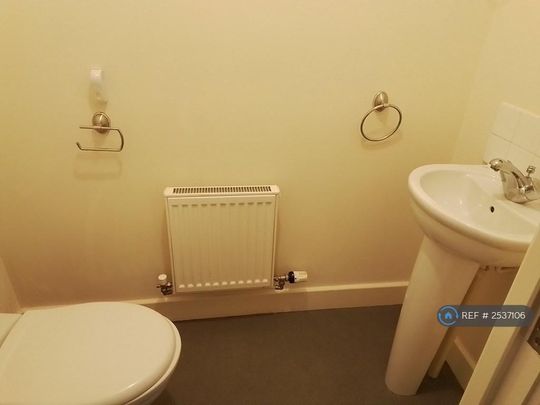 2 bedroom terraced house to rent - Photo 1