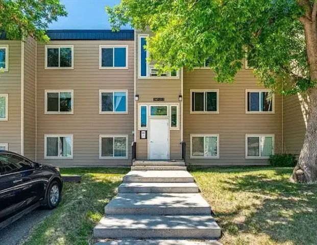 2 Bedrooms, 2 Bathrooms Condo Unit | 315 Heritage Drive Southeast, Calgary - Photo 1