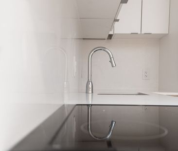 160 Huron Street - Photo 2