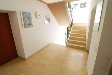 Gehobene 2 ZKB-Balkon-Wohnung mit großem Balkon in Bad Homburg sucht ruhigen Nachmieter - Photo 5