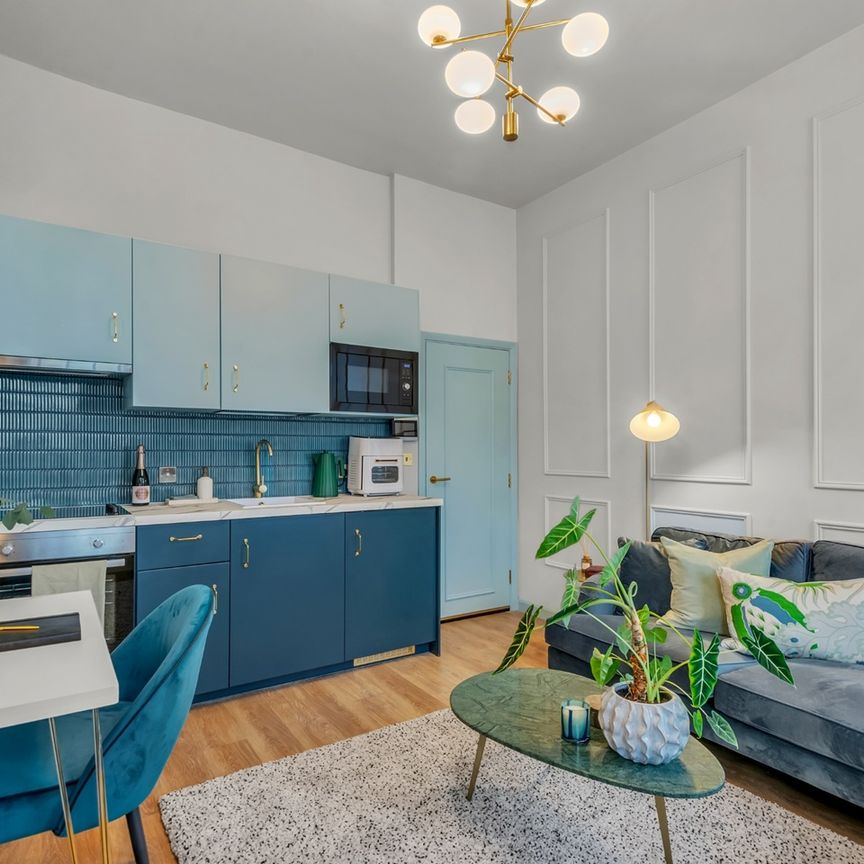 1 Bed Flat, Eardley Cres, SW5 - Photo 1