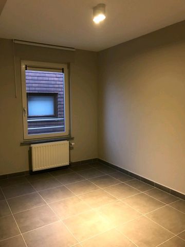 Dakappartement met 2 slaapkamers met een terras. - Photo 5