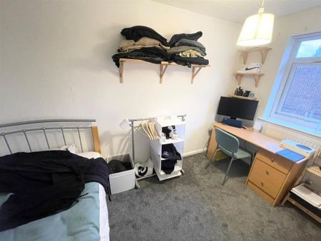 2 bedroom semi-detached house to rent - Photo 3