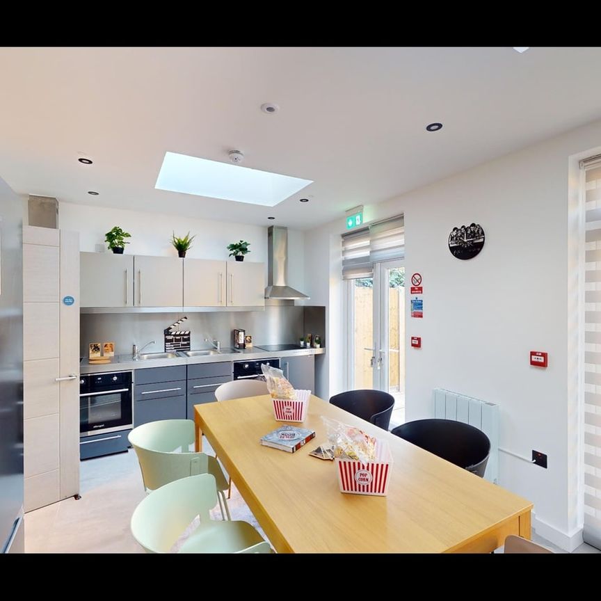 Studio Flat, Grasmere Avenue, W3 - Photo 1