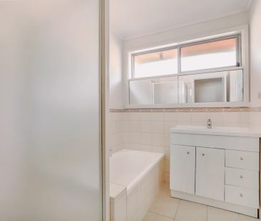 35 Parkmore Road, Keysborough, Melbourne - Photo 2