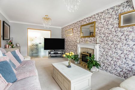 3 bedroom semi-detached house to rent - Photo 2